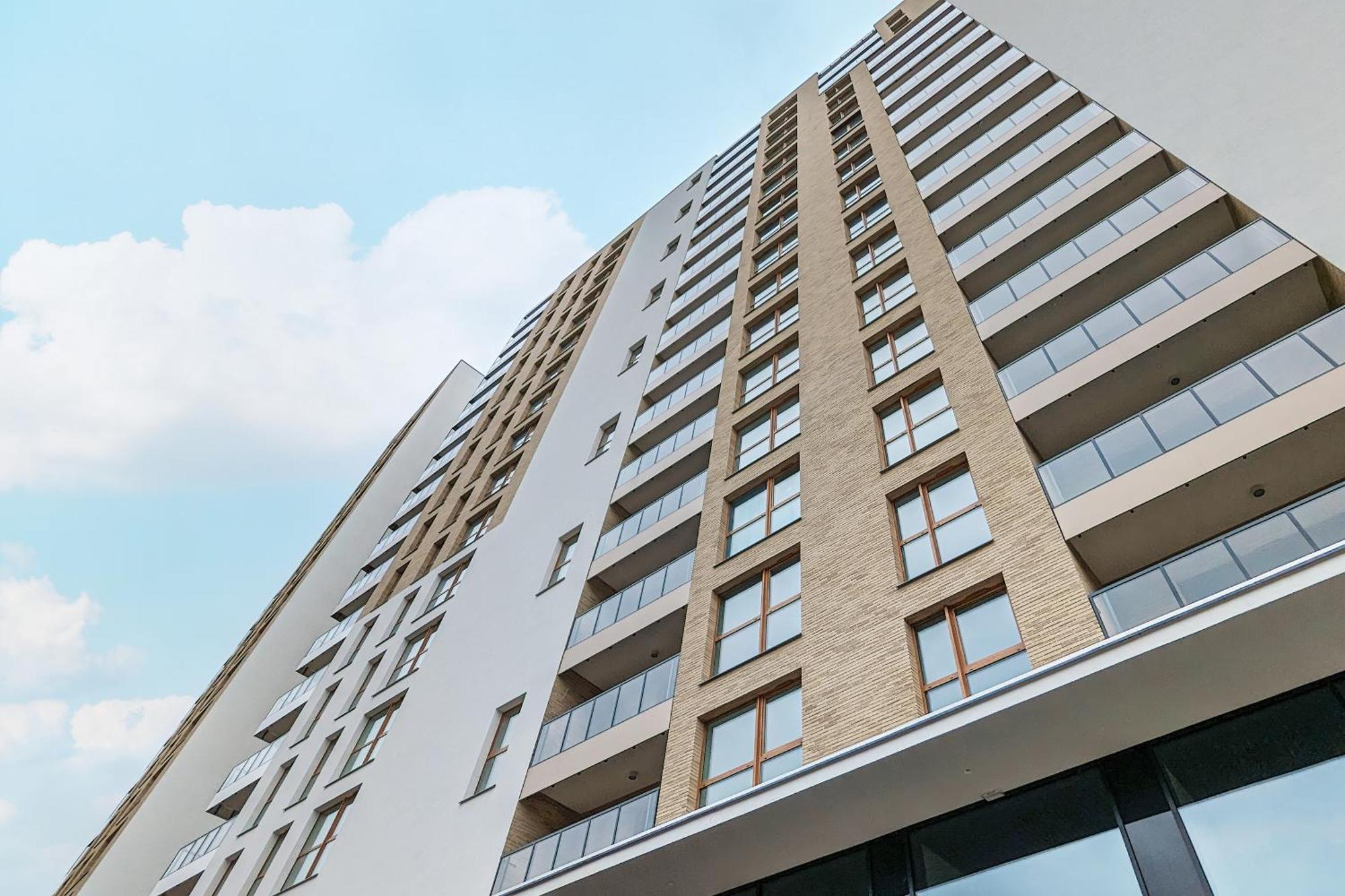 Huoneisto Bright & Modern With Parking Near Arena By Renters Gdańsk