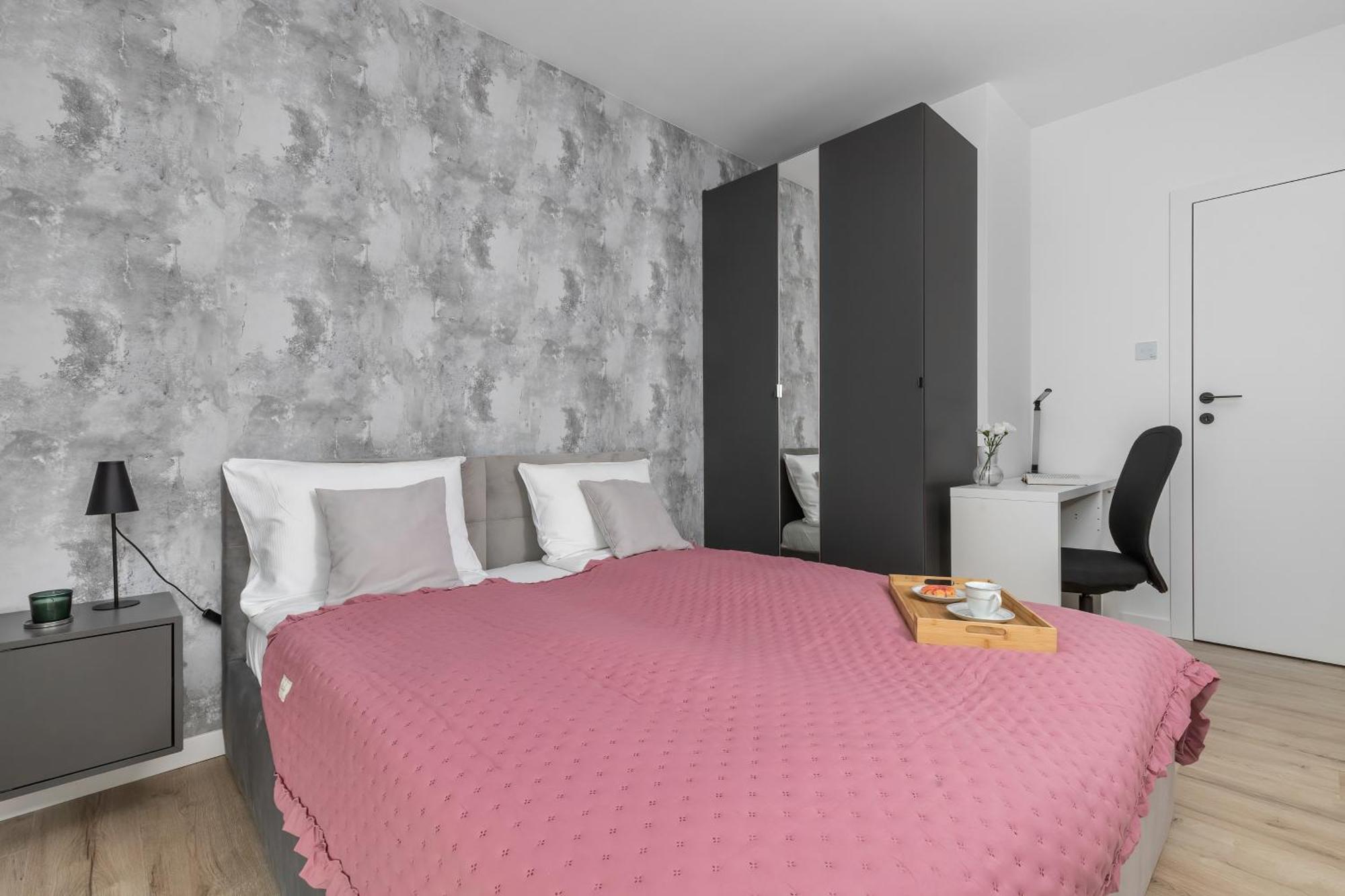 Huoneisto Bright & Modern With Parking Near Arena By Renters